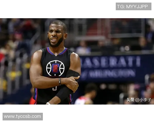 快船邓恩称赞保罗职业素养观察其比赛对自己成长助益良多 快船邓恩称赞保罗职业素养观察其比赛对自己成长助益良多