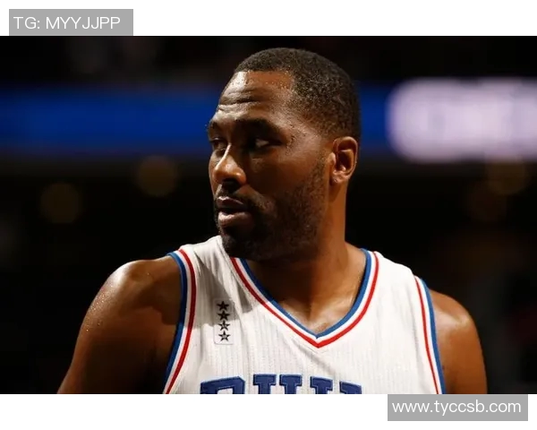 KD梦想演绎大佬角色与美女共舞并在镜头前展现枪法魅力