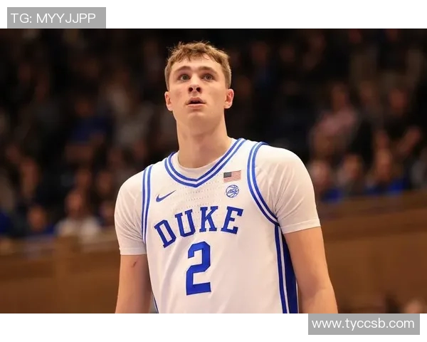 浓眉寄语弗拉格希望他放松心态未来将由他承担重任