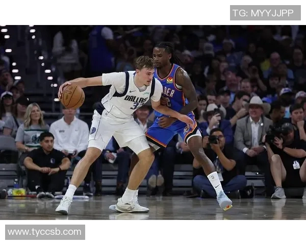 浓眉寄语弗拉格希望他放松心态未来将由他承担重任