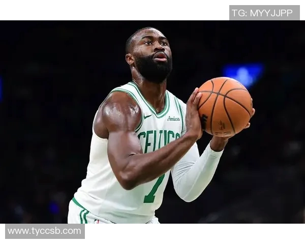 杰伦布朗半场火力全开15投10中狂砍24分3篮板3助攻展现超强实力 杰伦布朗半场火力全开15投10中狂砍24分3篮板3助攻展现超强实力