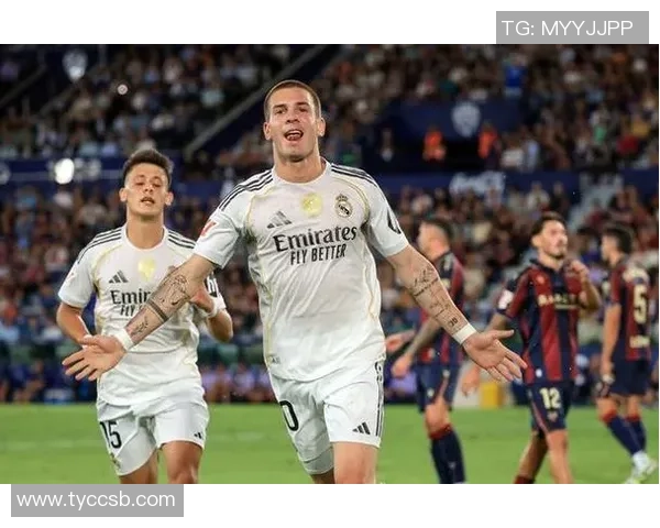 阿斯评:年轻与组织能力兼备的斯米特是皇马中场引援的理想人选 阿斯评:年轻与组织能力兼备的斯米特是皇马中场引援的理想人选