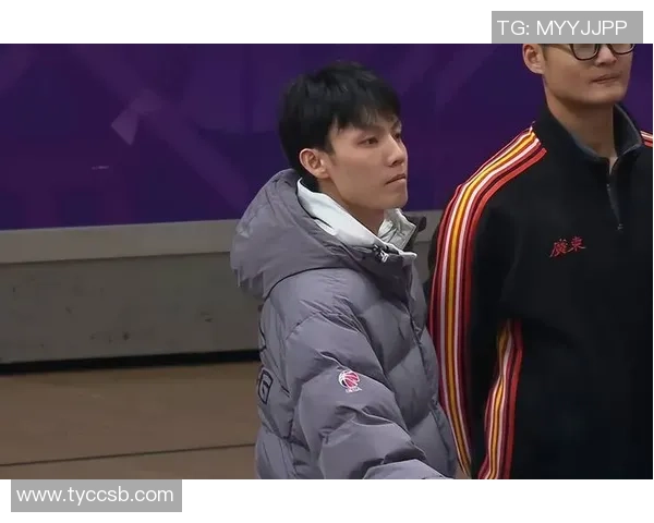 媒体人批评萨姆纳言论无知应向徐杰道歉以示诚意