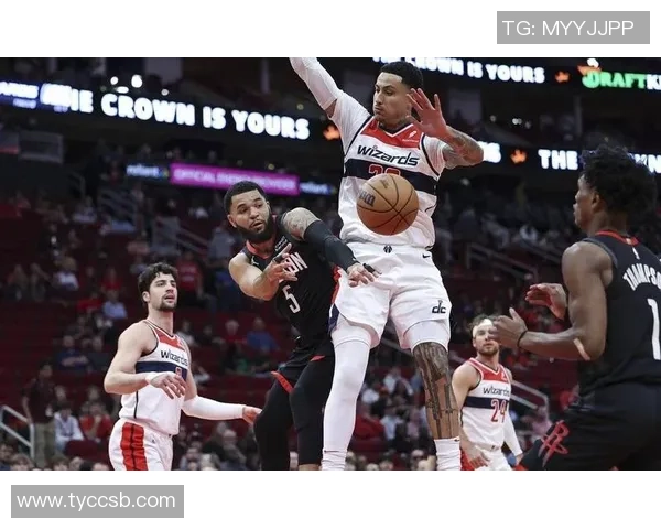 克尼佩尔上半场表现惊艳四号秀10中6三分5中3轻松砍下17分4板2助 克尼佩尔上半场表现惊艳四号秀10中6三分5中3轻松砍下17分4板2助